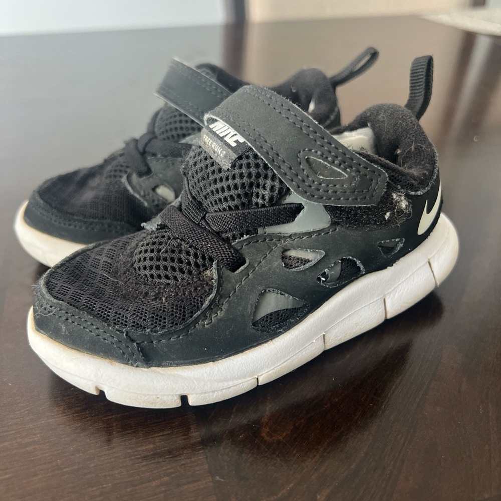 Nike toddler Free Run 2